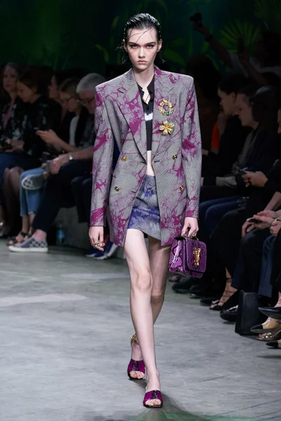 Look 29